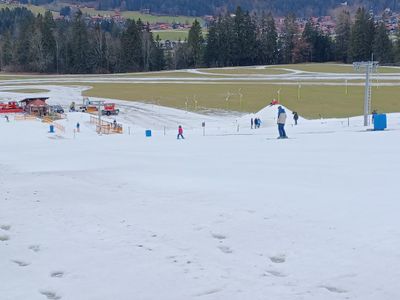 Kostenlos für unsere Gäste und ganz nah - Kleines Skigebiet Benzeck, fast vor der Tür und künstlich beschneit