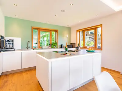 Küche mit modernen Küchengeräten