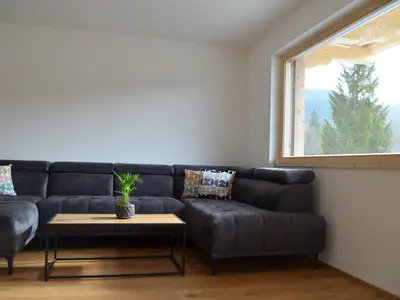 Wohnlandschaft mit Panoramafenster