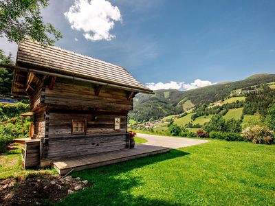 Außenansicht des Gebäudes. Panorama Gartensauna