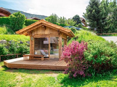 Außenansicht des Gebäudes. Panorama Gartensauna