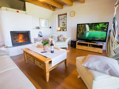 romantisches Kaminfeuer und Heimkino mit Playstation 3