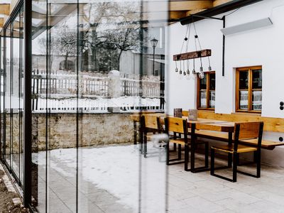 Terrasse mit Windschutz und Terrassenheizung