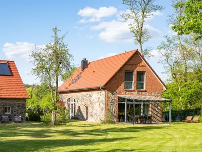 Alte Scheune Gartenansicht