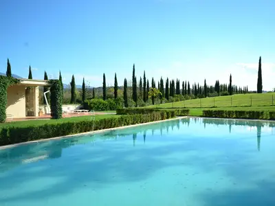 PoolOfHouse