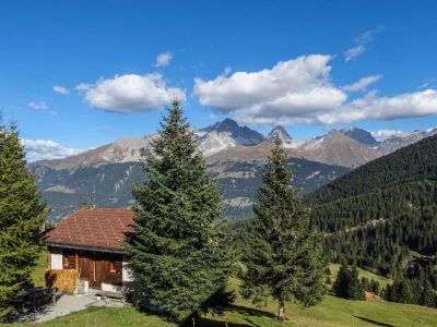 Aussenansicht mit Blick nach Savognin