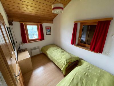 Schlafzimmer 2
2 Betten (90 x 200)