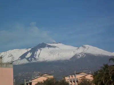 Schlafbereich. Etna vista camera al primo piano