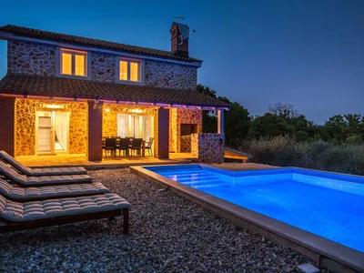 Ferienhaus für 8 Personen (100 m²) in Risika 1/10