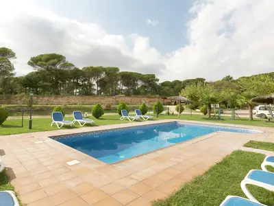 PoolOfHouse