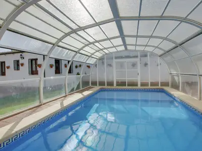 PoolOfHouse