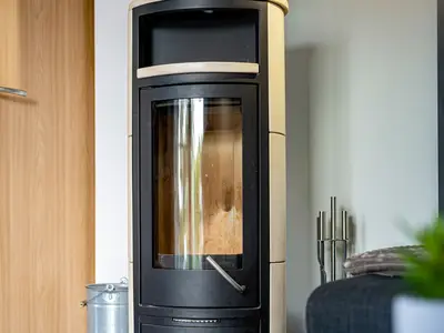 Ferienhaus Aurora Roebel Kamin im Wohnzimmer