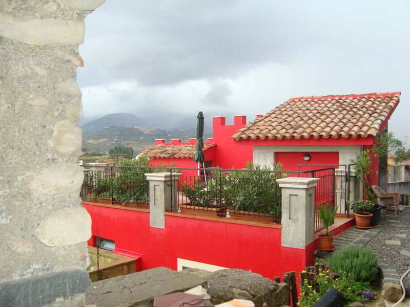 Terrasse. CASTELLO ROSSO - Ihr Feriendomizil in Sizilien