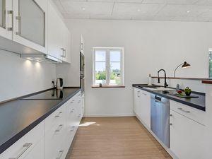 23756131-Ferienhaus-4-Rødby-300x225-5