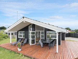 23822512-Ferienhaus-5-Rønde-300x225-1