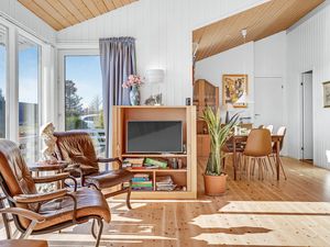 23822840-Ferienhaus-6-Rønde-300x225-3