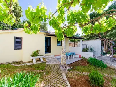 Ferienhaus für 2 Personen (28 m²) in Rogač 4/10