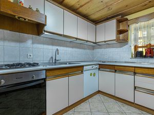 23708503-Ferienhaus-7-Rogatec-300x225-5