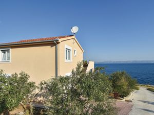 23724224-Ferienhaus-10-Rogač-300x225-3