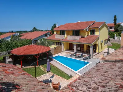 Ferienhaus für 9 Personen (120 m²) in Golaš 6/10