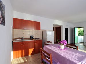 19106776-Ferienhaus-10-Rogoznica-300x225-5