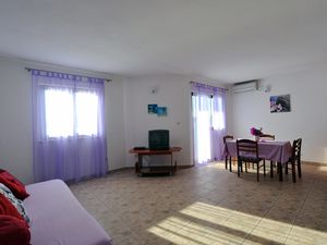 23931424-Ferienhaus-10-Rogoznica-300x225-1