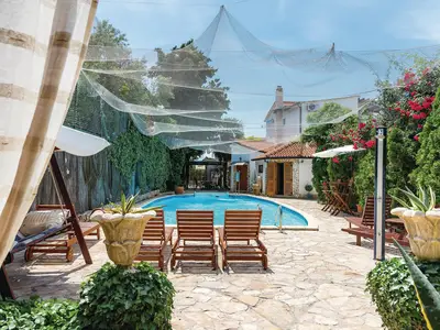 pool