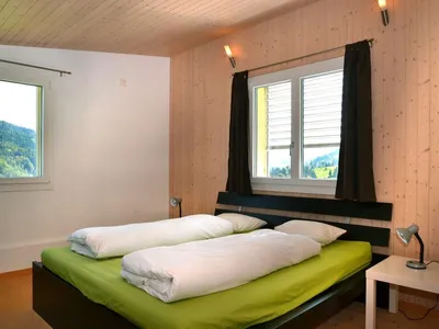 Schlafzimmer 1