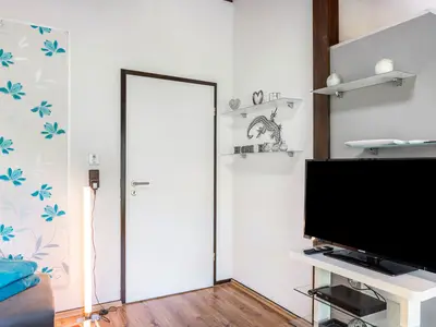 Photo, INSIDE, OUTSIDE