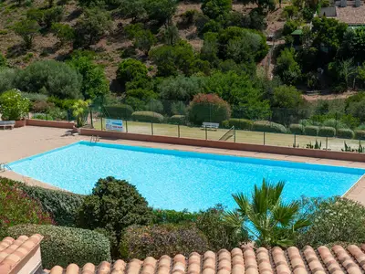 PoolOfHouse
