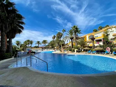 PoolOfHouse