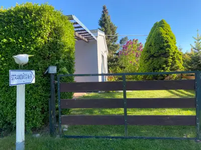 Strandnaher und lichtdurchfluteter Bungalow für zwei Personen an der Ostsee.