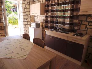 23778298-Ferienhaus-4-Rovinj-300x225-5