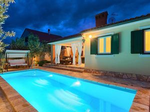 23949933-Ferienhaus-8-Rovinj-300x225-5