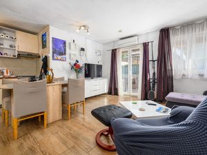 23737567-Ferienhaus-5-Rovinj-300x225-2