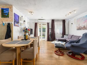 23737567-Ferienhaus-5-Rovinj-300x225-3