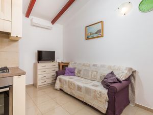 23748912-Ferienhaus-4-Rovinj-300x225-3