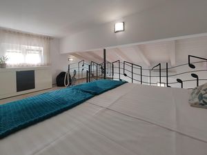 23949048-Ferienhaus-4-Rovinj-300x225-5