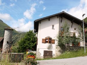 18513687-Ferienhaus-12-Rueras-300x225-2