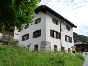 18513687-Ferienhaus-12-Rueras-300x225-4