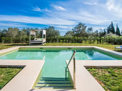 PoolOfHouse