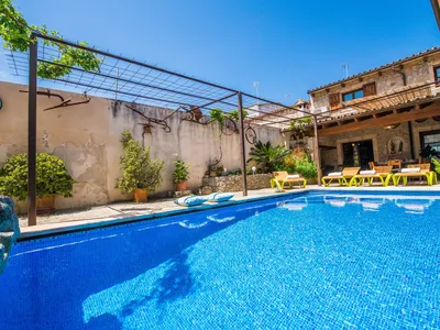 PoolOfHouse