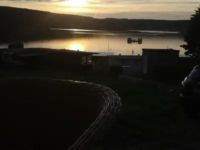 Direkte Umgebung des Objekts. Sonnenuntergang mit Blick zum Thüringer Meer