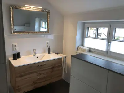 Das Badezimmer, 1. OG