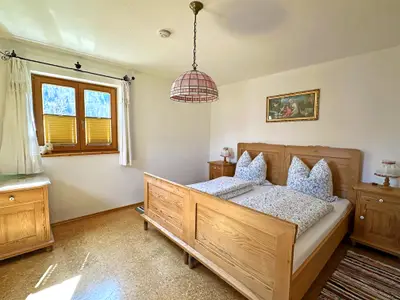 Schlafzimmer mit Doppelbett