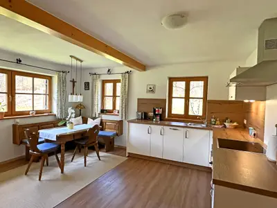 Wohnraum mit offener Küche