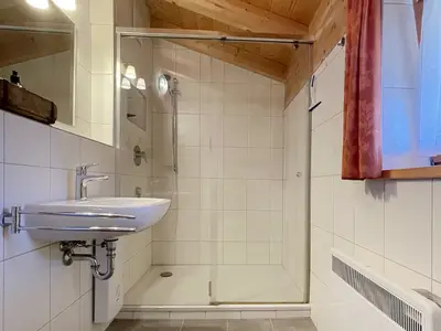 Ferienhaus Gollbichl Badezimmer Dusche/WC