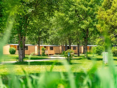 Außenseite Ferienhaus [Sommer]