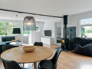 23865826-Ferienhaus-4-Sæby-300x225-1