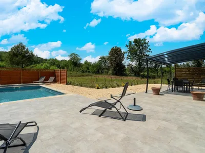 PoolOfHouse